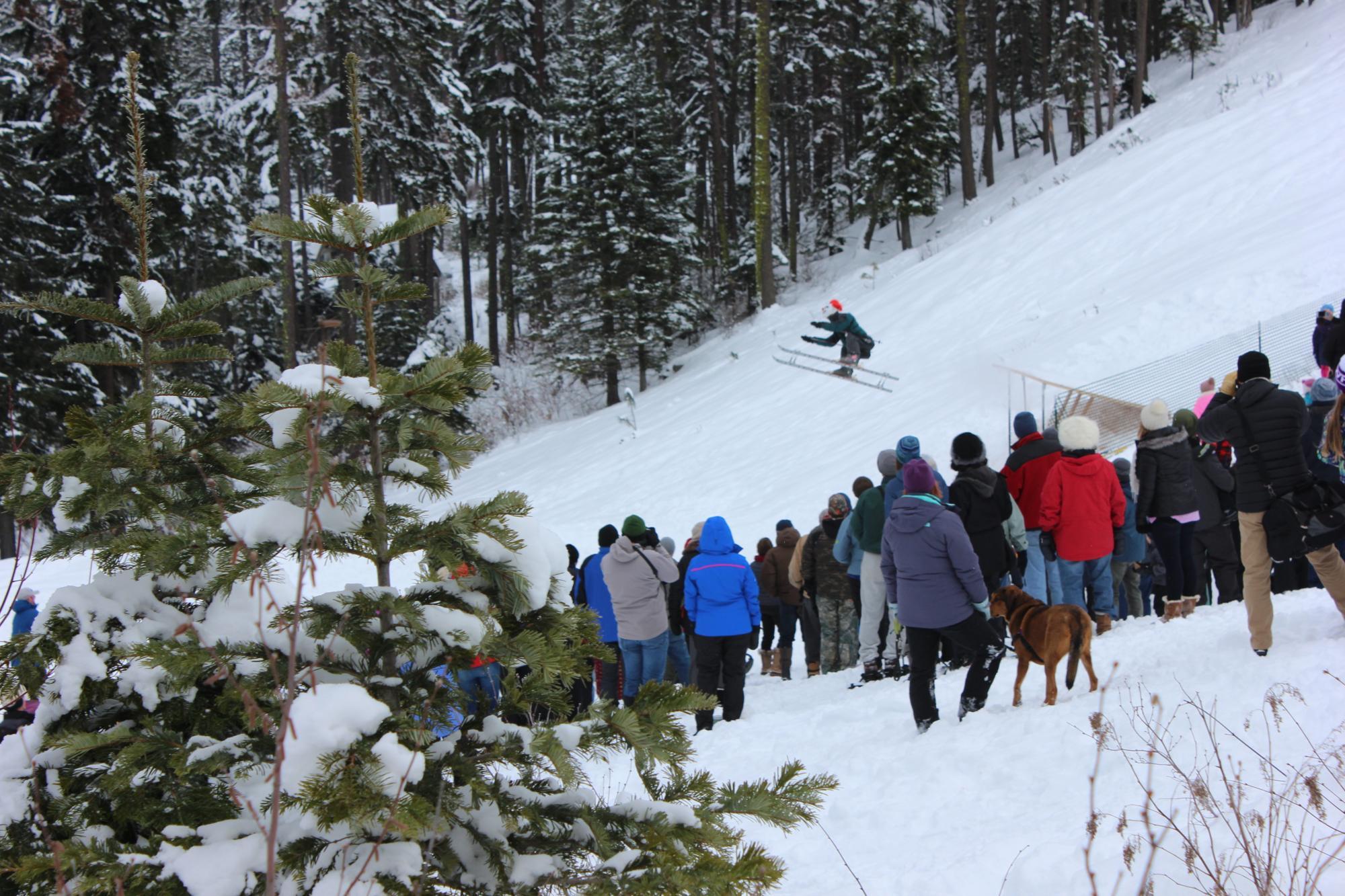 Dummy Downhill Contest Proves a Crowd Pleaser at Suncadia – The Daily Record